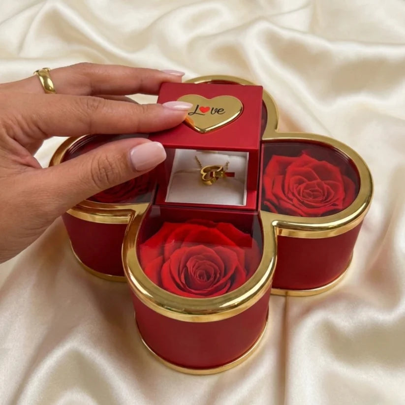 Joyero de rosas con collar personalizado