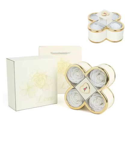 Joyero de rosas con collar personalizado